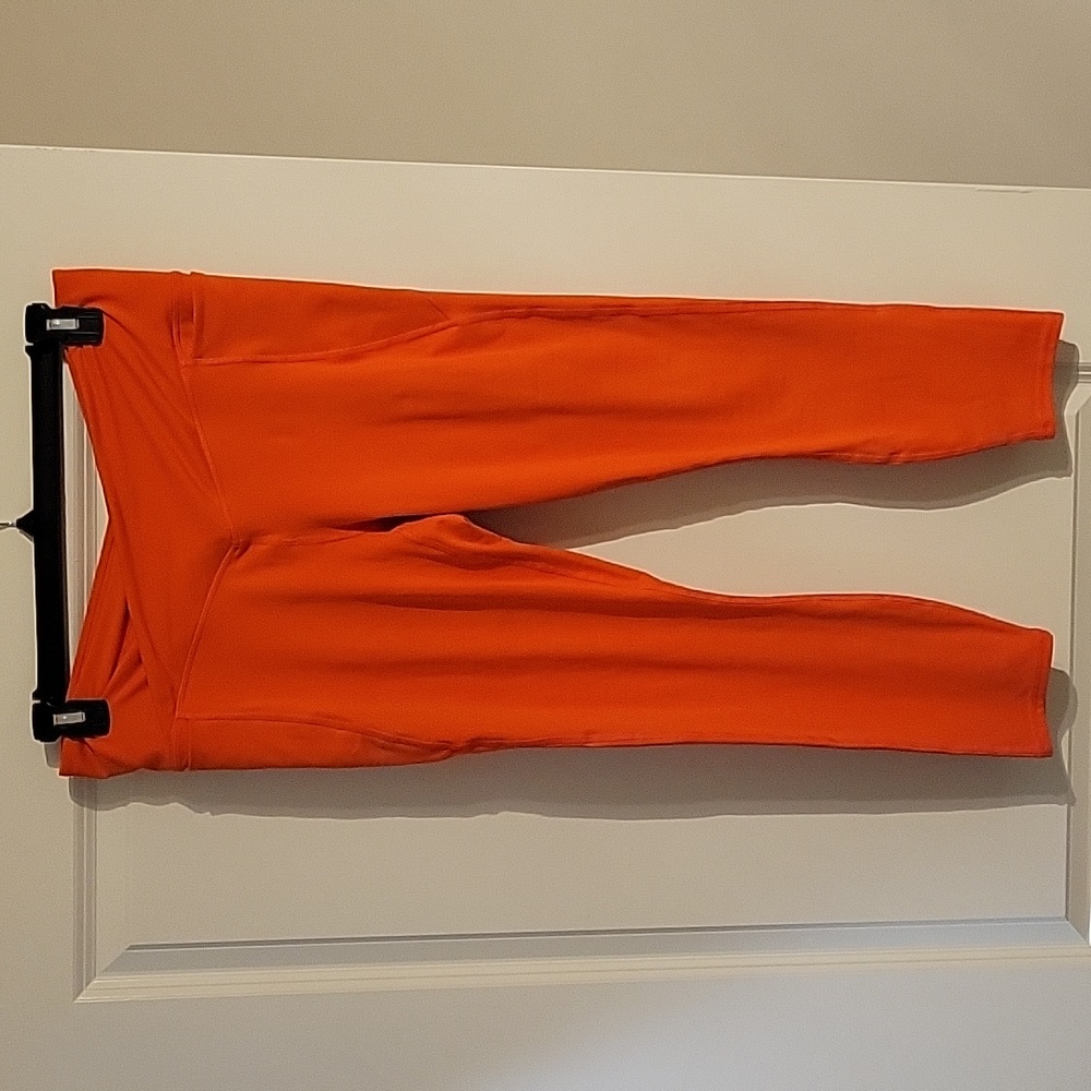 Sz large PureLuxe by Fabletics brand workout pants